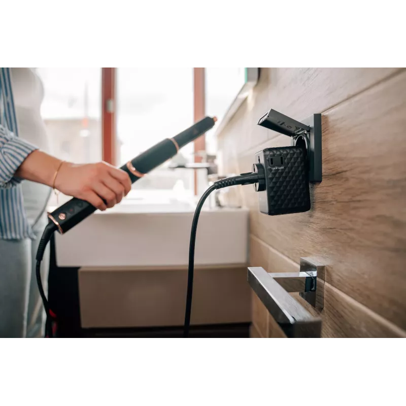 Verbatim Charge 'n' Travel 170W Adaptador de viagem universal Preto