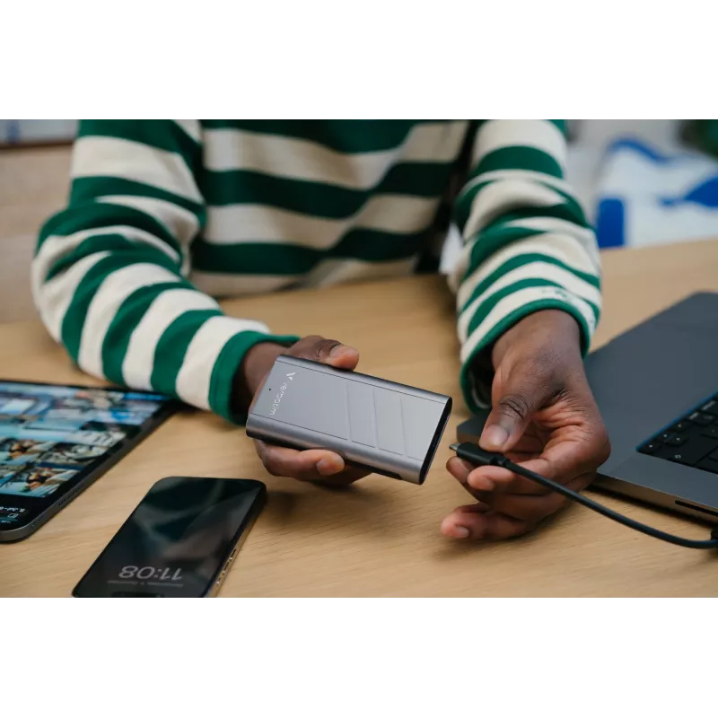 SSD Verbatim TurboMetal USB4 2TB USB Type-C USB4 Gen 2x2 prateado