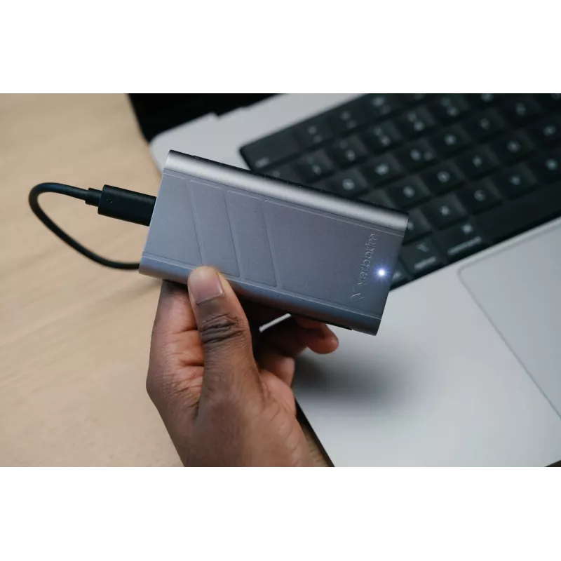SSD Verbatim TurboMetal USB4 2TB USB Type-C USB4 Gen 2x2 prateado