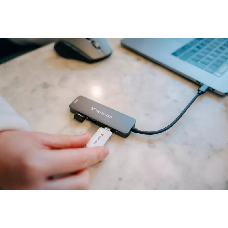 Hub multiportas Verbatim USB-C Essentials 4 portas: HDMI, USB-C PD, USB-A 3.2 Gen 1, USB-A