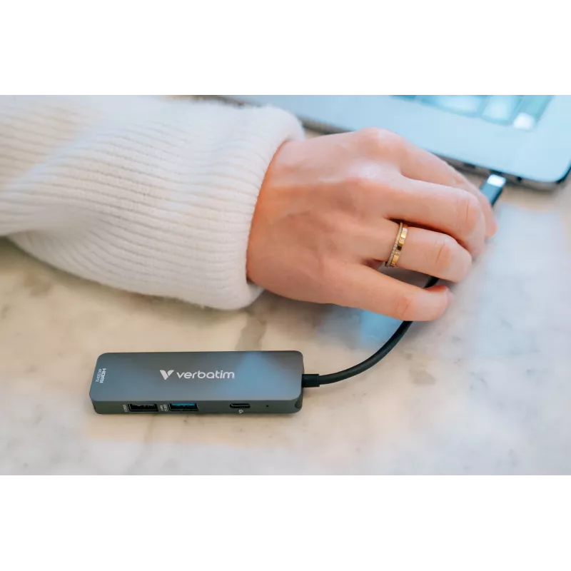 Hub multiportas Verbatim USB-C Essentials 4 portas: HDMI, USB-C PD, USB-A 3.2 Gen 1, USB-A