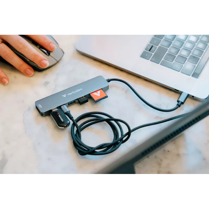 Hub multiportas Verbatim USB-C Essentials 7 portas: HDMI, USB-C, USB-C 3.2 Gen 1, 2 x USB-A 3.2 Gen 1, SD e microSD