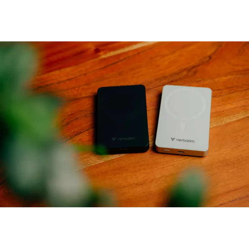Verbatim Charge 'n' Go Essentials Powerbank Magnética Sem Fios 10000 mAh Preto
