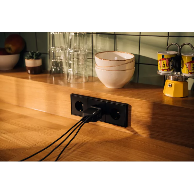 Verbatim Mini Carregador GaN 70W 3 Portas Ficha US com Adaptadores EU e UK