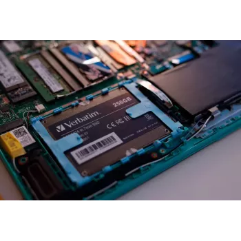 SSD Verbatim 256GB 2,5 polegadas SATA Vi550 S3