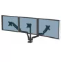 Braço para três monitores Fellowes Platinum Series – suporte para monitor para três ecrãs de 27 polegadas de 7 kg – suporte de mesa ajustável para três monitores – inclinação 45°, rotação 180°, rotação 360°, VESA 75 x 75/100 x 100 – preto
