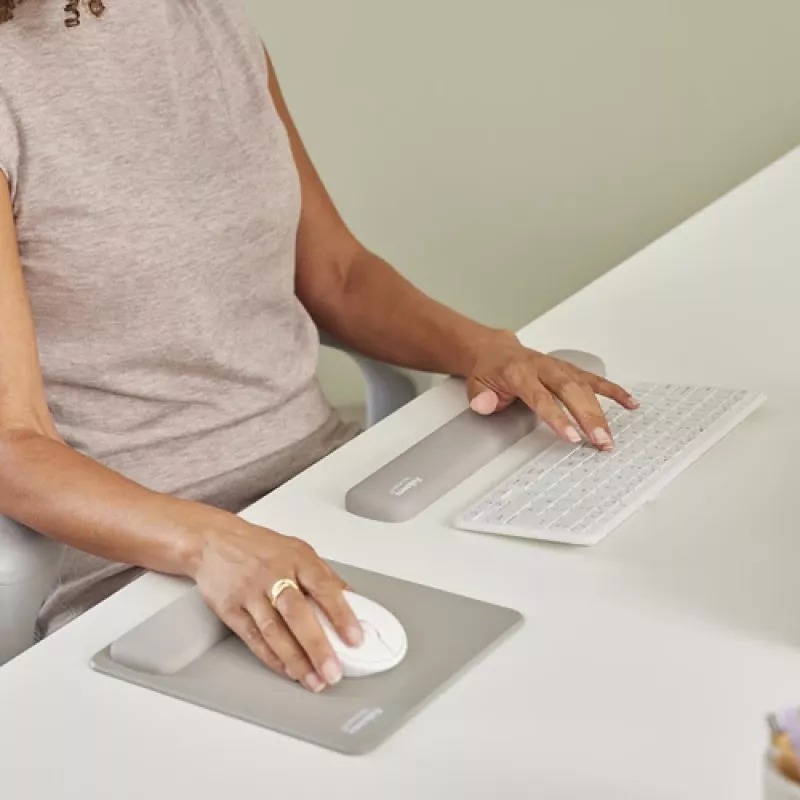 Apoio de pulso para teclado Fellowes Breyta Compact apoio de pulso para teclado com proteção antibacteriana apoio de pulso ergonómico areia