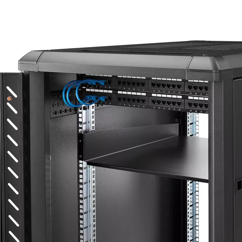 StarTech.com Prateleira de rack para servidor 2U – Prateleira de montagem em rack extensível universal para rack e armário de equipamento de rede de 19 polegadas – Aço de alta resistência – Capacidade de carga 22,6 kg – Bandeja de 22 polegadas de profundidade, preto