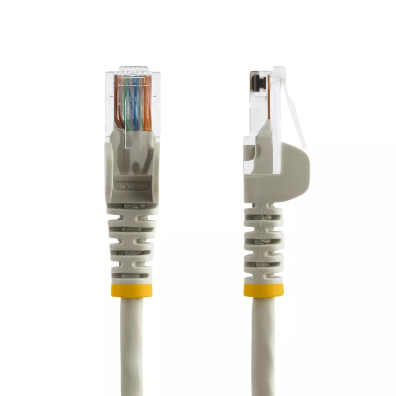 StarTech.com Cabo de rede Ethernet Cat5e com fichas RJ45 snagless – 0,5 m, cinzento