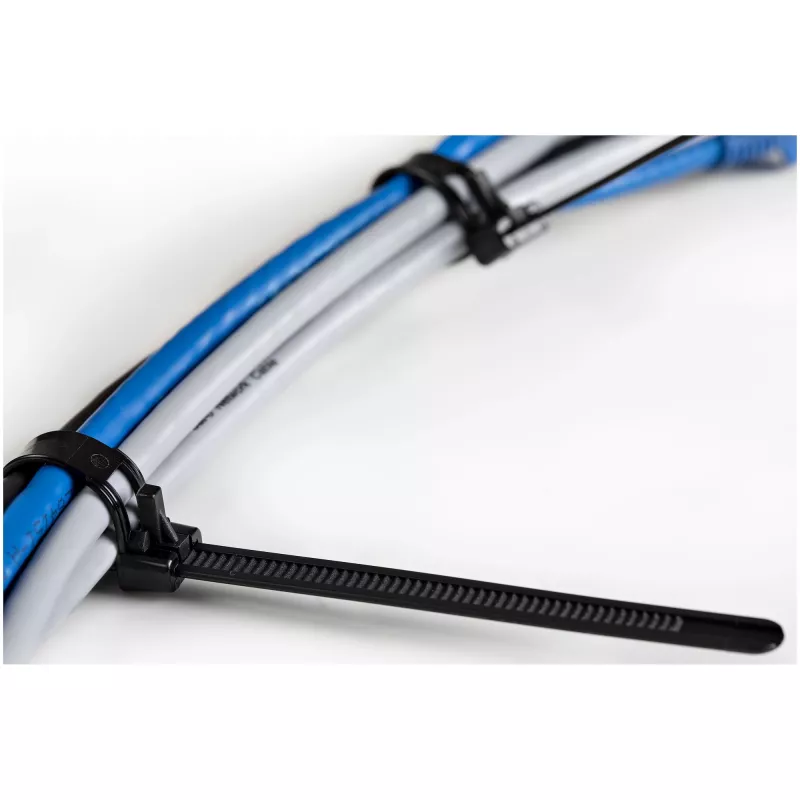 StarTech.com Abraçadeiras reutilizáveis de 15 cm – 7 mm de largura, 35 mm de diâmetro de feixe, 22 kg de resistência à tração, abraçadeiras de nylon removíveis, interior/exterior, 94V-2/UL listado, pack de 100 – preto
