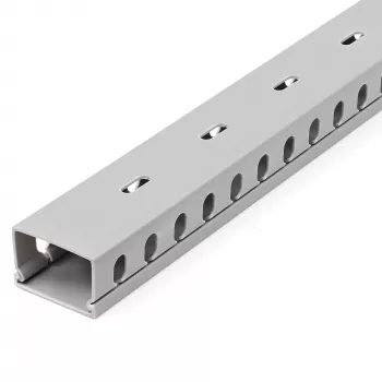 StarTech.com Canal de cabos com ranhuras abertas e tampa, 38 mm (1-1/2 polegadas) L x 25 mm (1 polegada) A – 2 m (6,5 pés) de comprimento – ranhuras de 8 mm (1/4 polegadas), ocultação de cabos de rede/canal de parede em PVC, máx. 20 cabos, listado UL