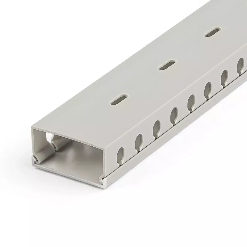 StarTech.com Canal de cabos com ranhuras abertas e tampa, 2 polegadas (50 mm) L x 1 polegada (25 mm) A – 2 m de comprimento – ranhuras de 8 mm, ocultação de cabos de rede/canal de parede em PVC, máx. 25 cabos, listado UL