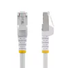 StarTech.com Cabo Ethernet CAT6a de 2m – Branco – Low Smoke Zero Halogen (LSZH) – Cabo de rede patch S/FTP 10GbE 500MHz 100W PoE++ RJ-45 com proteção do encaixe e alívio de tensão