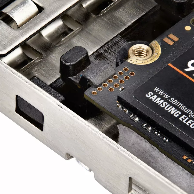 StarTech.com Gaveta para SSD M.2 NVMe para uso na série de produtos de expansão PCIe - gaveta para uma unidade hot-swap adicional (TR-M2-REMOVABLE-PCIE
