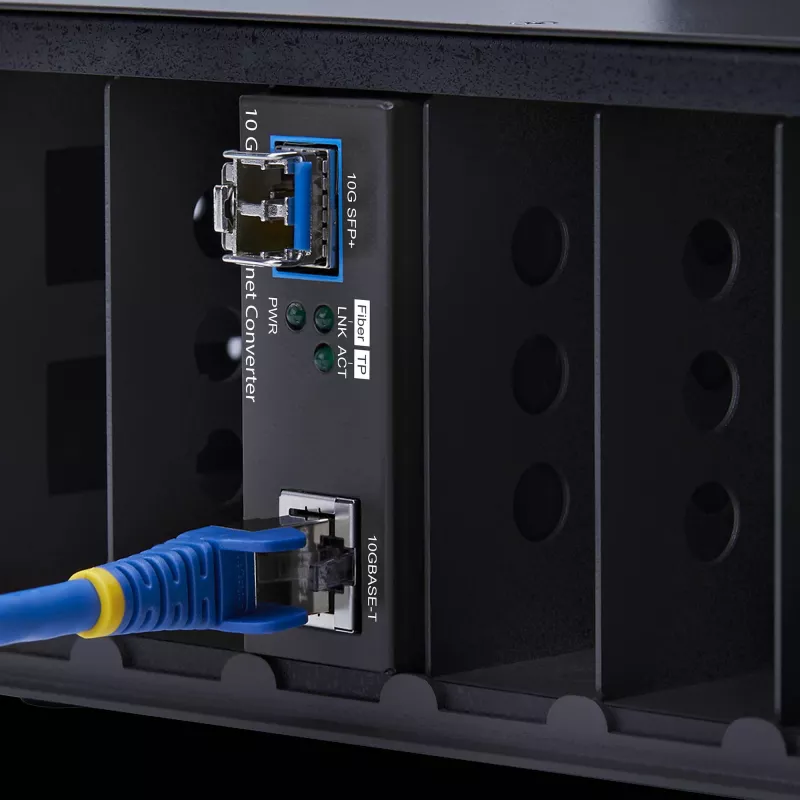StarTech.com Conversor de mídia de fibra SFP+ 10GbE, Ethernet 10 Gigabit RJ-45 para 10GBASE-X SFP+, monomodo, multimodo, 16K Jumbo Frames, conforme TAA