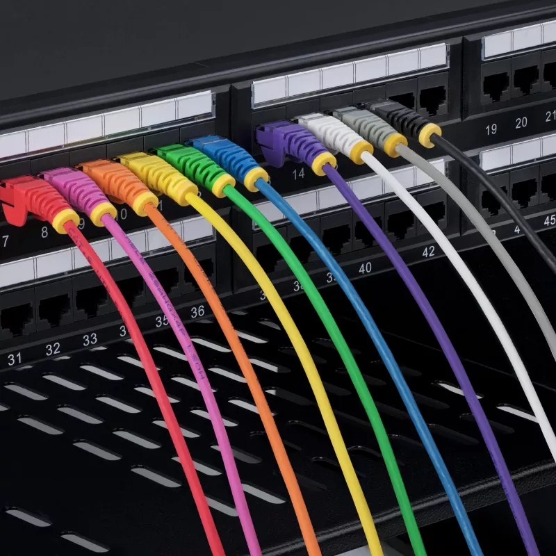Cabo Ethernet CAT6 fino StarTech.com 50cm vermelho, proteção do encaixe, 100W PoE, UTP, LSZH, cabo de cobre puro 28AWG, cabo de rede/patch RJ45 fino com alívio de tensão, testado individualmente