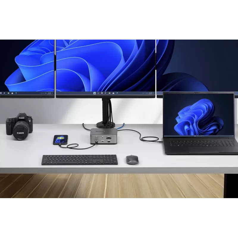 Docking station Thunderbolt 5 StarTech.com, DP/HDMI, dock para três monitores até 4K 144 Hz ou dois monitores 8K 60 Hz, 5 portas USB, carregamento de portátil 140 W