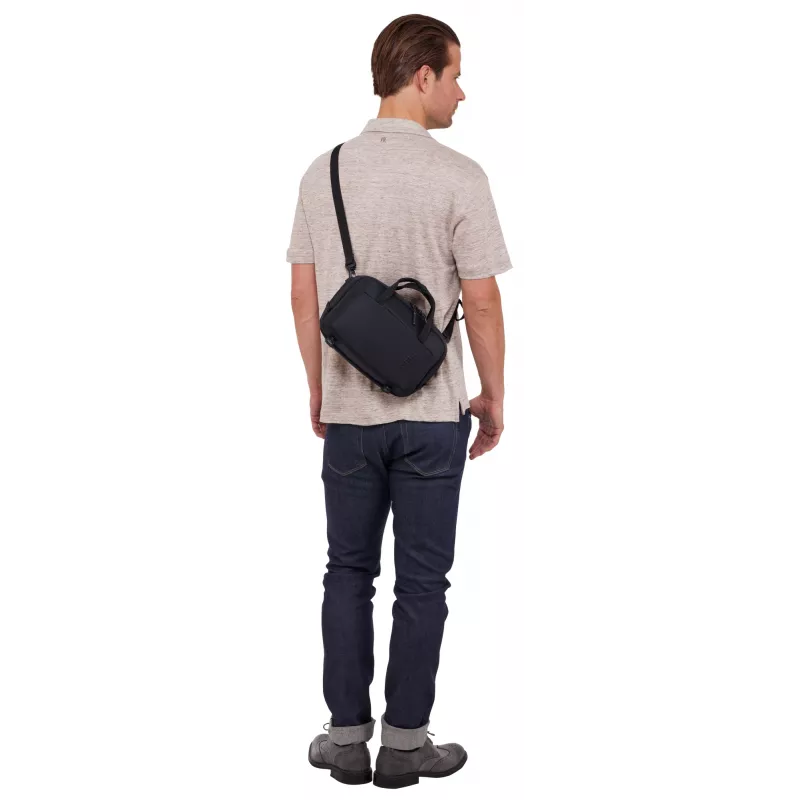 Bolsa crossbody unissexo Thule Subterra 2 TSCB405 Preto Poliéster