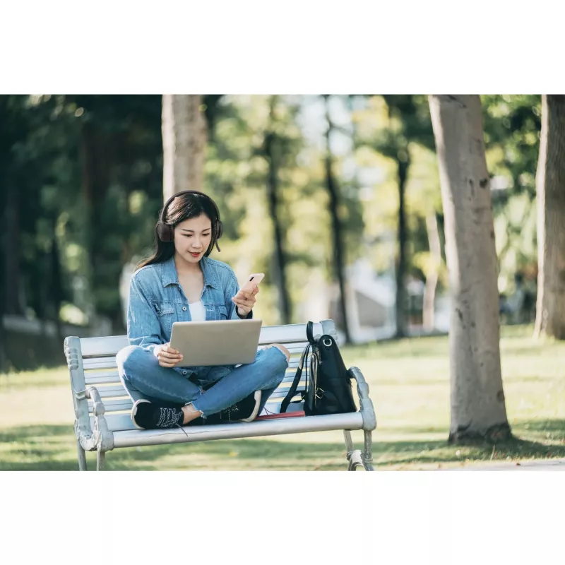 Headset on-ear Bluetooth Kensington H1050 EQ com tecnologia de cancelamento de ruído ambiente