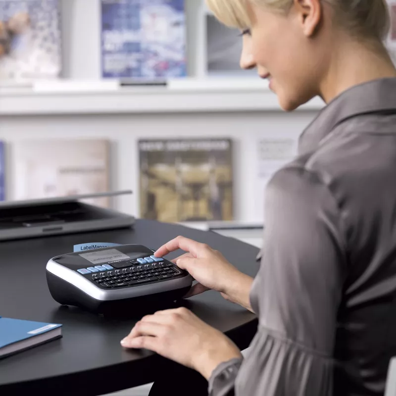 DYMO LabelManager Impressora de etiquetas de secretária | 360D Impressora de etiquetas portátil recarregávelFácil de utilizarTeclas inteligentes One-TouchTeclado QWERTZEcrã grande | Para organização em casa e no escritório
