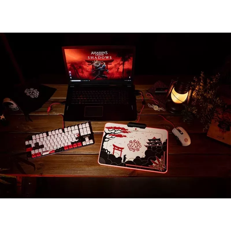 Lexip X Ubisoft - Assassin's Creed - Shadows tapete de rato, preto, dourado, vermelho, branco, imagem, alimentado por USB, tapete de rato gaming