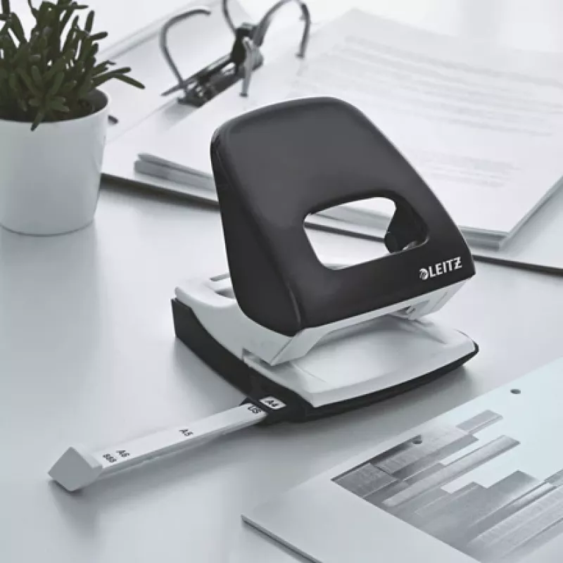 Leitz Perfurador WOW 5008 Metal 2 furos / 30 folhas, 30 folhas, Preto, Branco, Metal, 8 cm, 5,5 mm, A4, A5, A6, Fólio, Quarto US, 8 x 8 x 8 cm