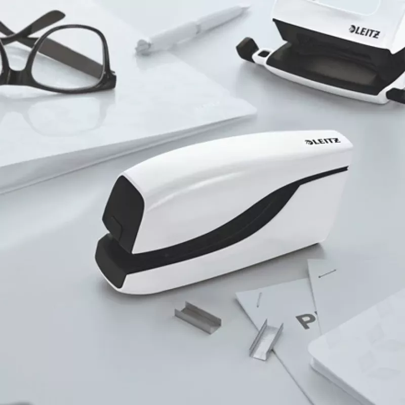 Leitz Agrafador a pilhas NeXXt WOW 5566, 10 folhas, Mecanismo de carga frontal, 1 cm, Plástico, Branco, Pilha