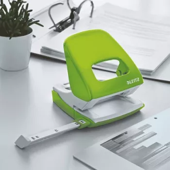 Leitz Perfurador WOW 5008 metal 2 furos / 30 folhas, 30 folhas, verde, metal, plástico, 8 cm, 5,5 mm, A4, A5, A6, folio, quarto US, 8 x 8 x 8 cm