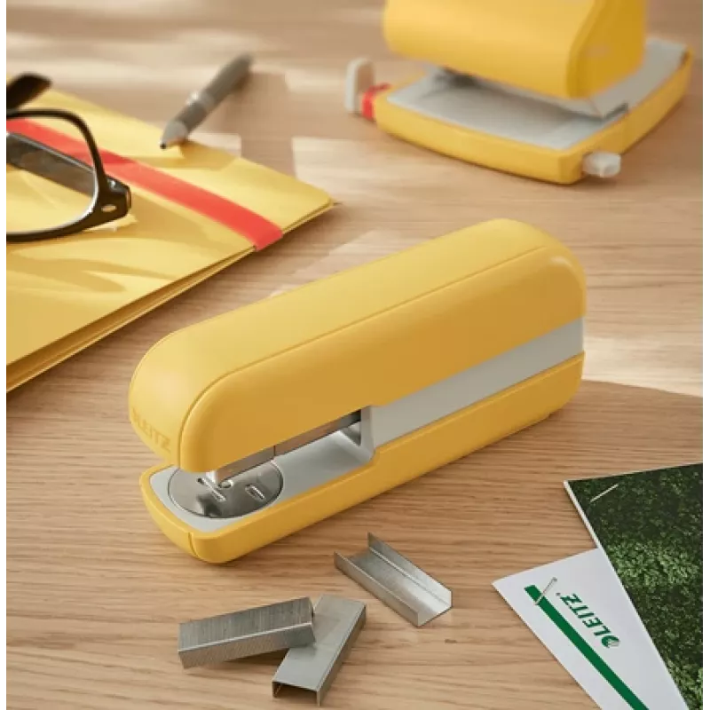 Leitz Cosy agrafador 30 folhas, 30 folhas, amarelo, agrafamento standard, 24/6, metal, plástico, 80 g/m²