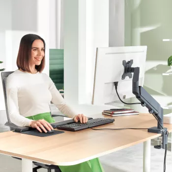 Leitz Ergo Braço de monitor único poupa-espaço, 9 kg, 43,2 cm (17