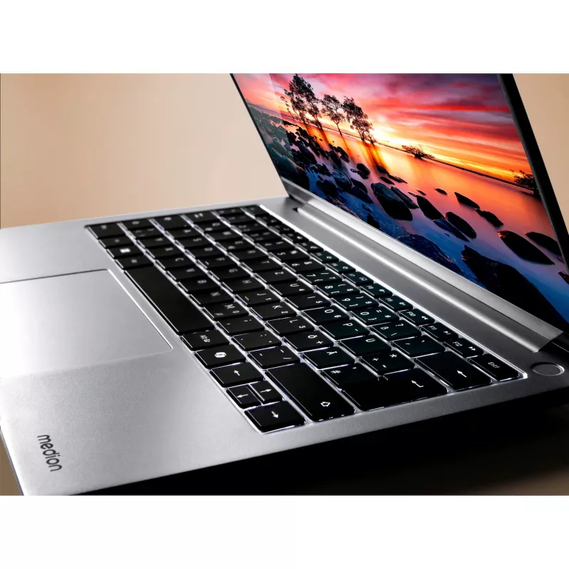 MEDION 30040132 Portátil Intel Core 5 120U 35,6 cm (14