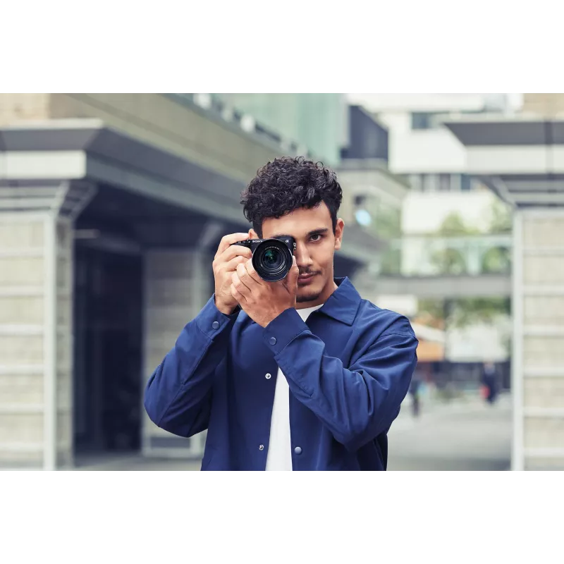 Sony α 6400 + SEL18135 MILC 24,2 MP CMOS 6000 x 4000 píxeis preto