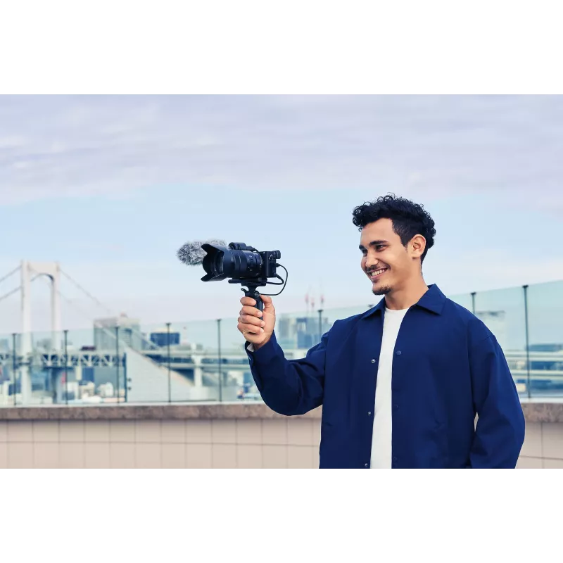 Sony α 6400 + SEL18135 MILC 24,2 MP CMOS 6000 x 4000 píxeis preto
