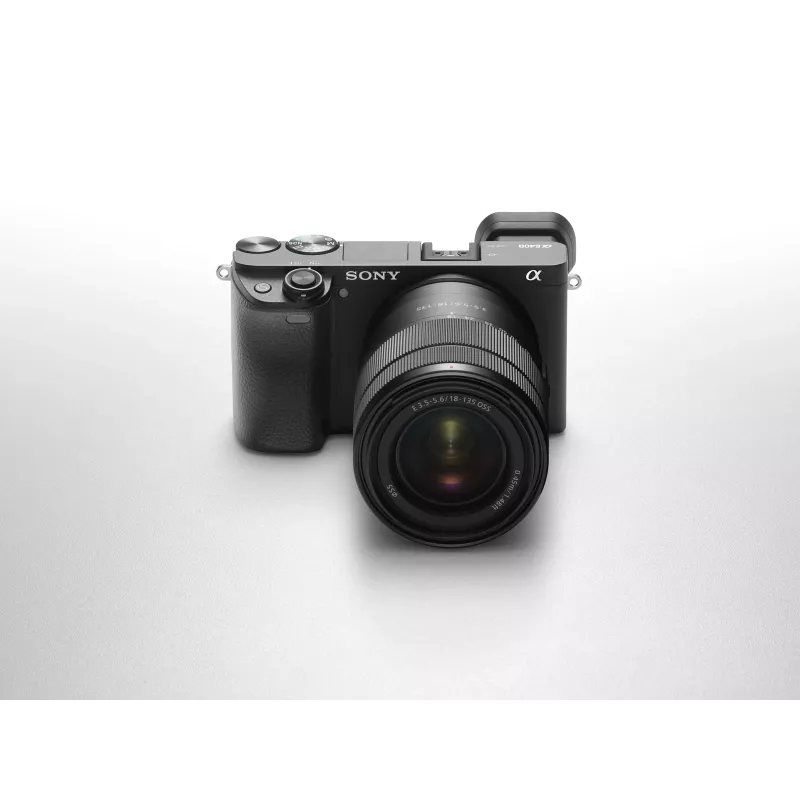 Sony α 6400 + SEL18135 MILC 24,2 MP CMOS 6000 x 4000 píxeis preto