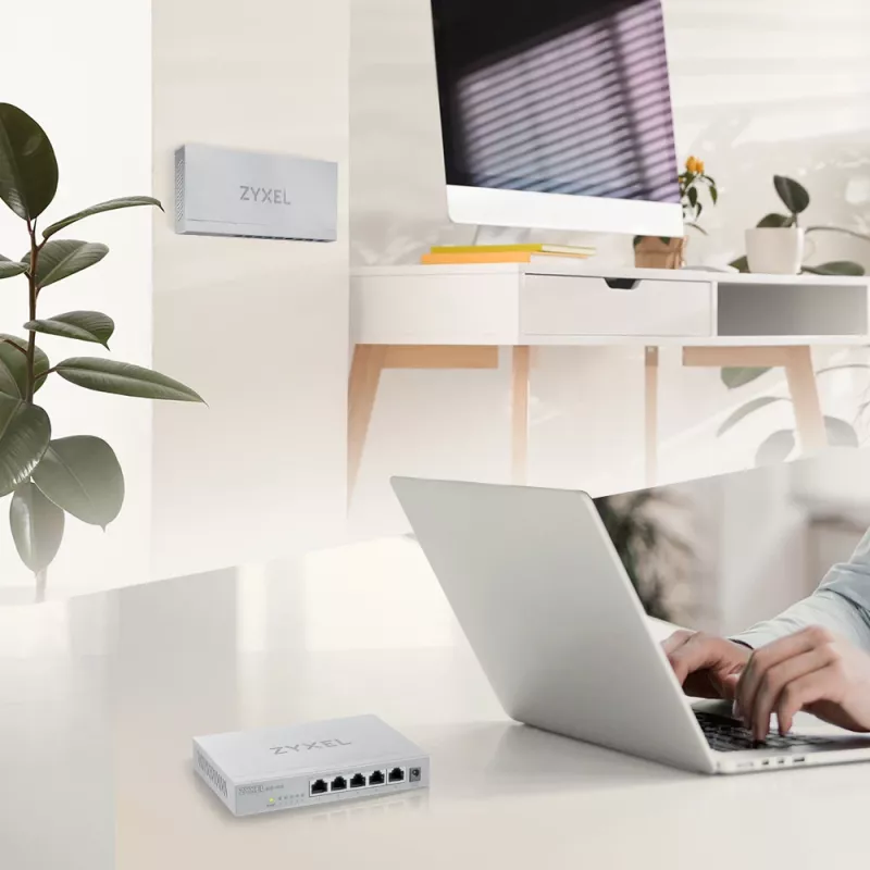 Zyxel MG-105 Não gerido 2.5G Ethernet (100/1000/2500) aço