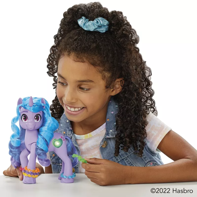 My Little Pony See Your Sparkle Izzy Moonbow, rapariga, 5 ano(s), efeitos de luz, som