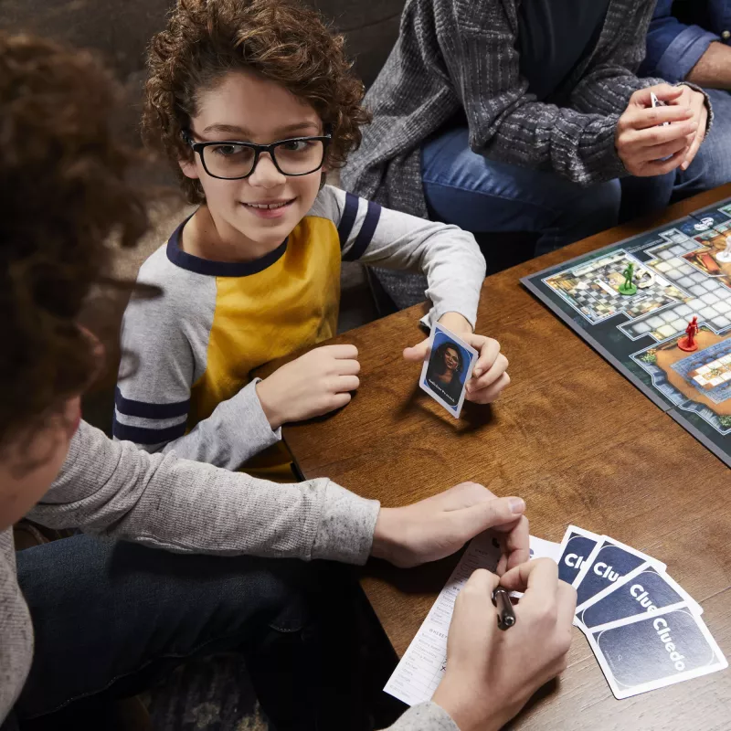 Jogo de tabuleiro Hasbro Gaming Cluedo 45 min detetive