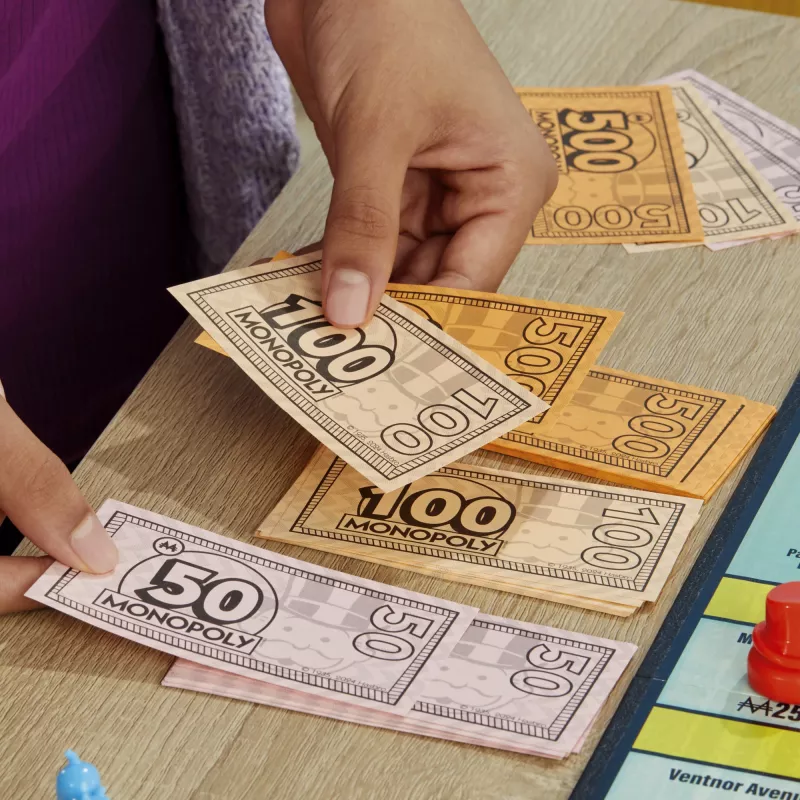 Monopoly Knockout jogo de família, jogos de tabuleiro rápidos para idade 8+, 2–8 jogadores, 20 min.