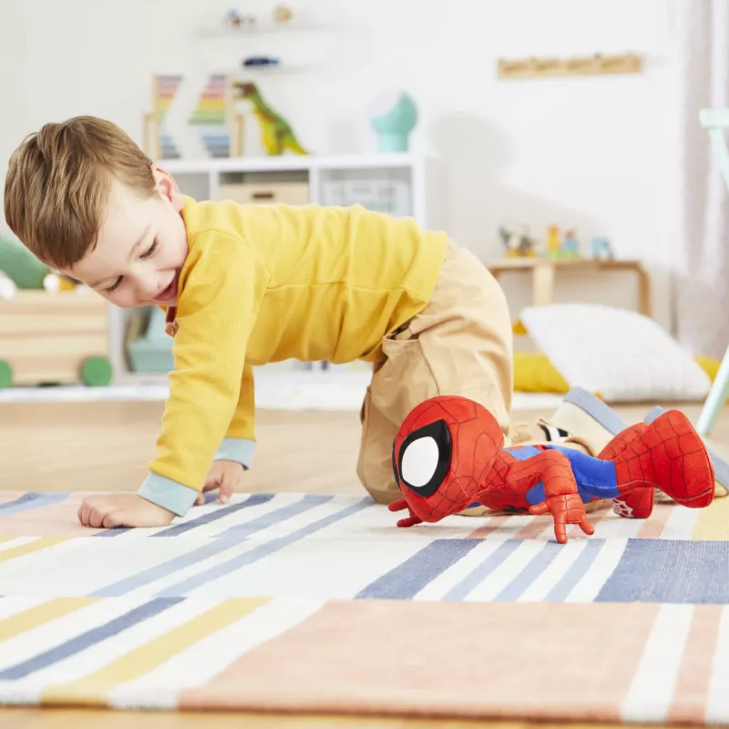 Marvel Spidey and His Amazing Friends Dance 'N Crawl Spidey, peluche interativo com música e sons