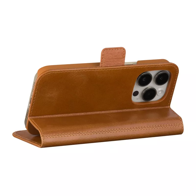 Capa tipo folio para telefone dbramante1928 Copenhagen para iPhone 15 Pro – Tan, 3 compartimentos para cartões, monocromático castanho