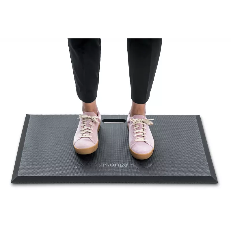 Tapete de pé Mousetrapper Active Standing Mat — retangular, preto, 740×450 mm, 1,8 cm de espessura