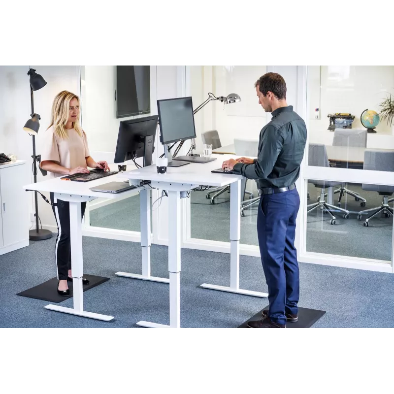 Tapete de pé Mousetrapper Active Standing Mat — retangular, preto, 740×450 mm, 1,8 cm de espessura