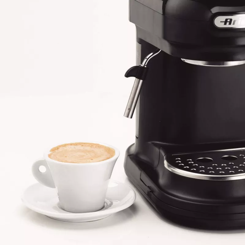 Ariete 1318 Moderna Máquina de café expresso com moinho de café integrado, para grãos de café e café moído, espumador de leite para cappuccino, filtro para 1 e 2 chávenas, 1080 W, 800 ml, preto