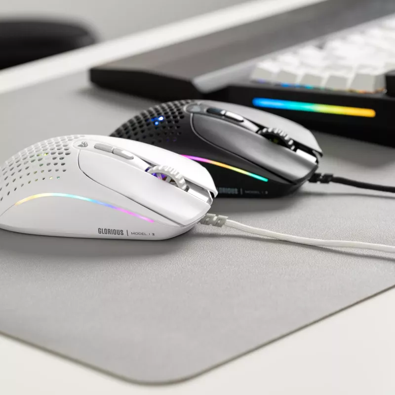 Glorious Gaming Glorious Model IV2 com fios - preto, destro, ótico, USB Type-A, 26000 DPI, preto