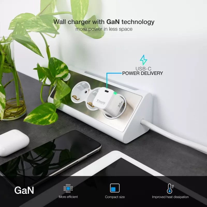 TooQ GAN Carregador de parede USB-C/PD 30W, branco, interior, AC, branco