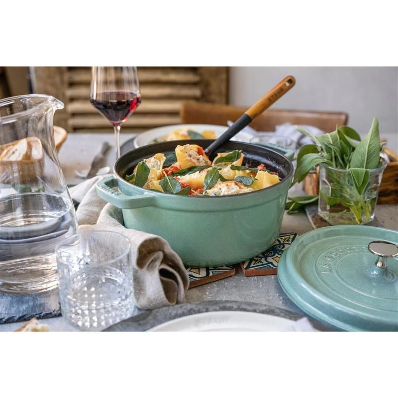 Panela de ferro fundido redonda Staub 5,2 L, menta – La Cocotte 26 cm