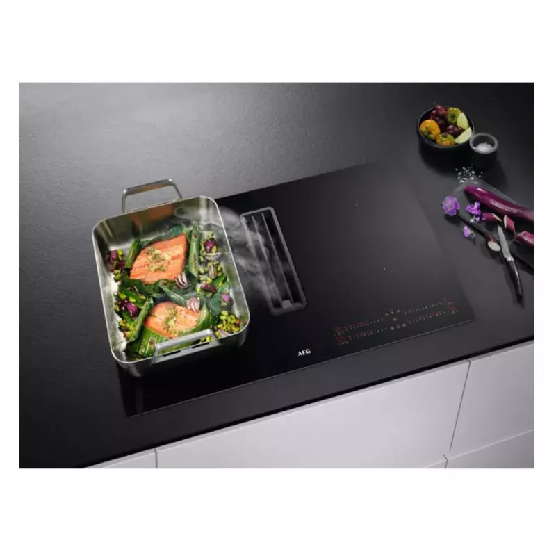 Placa de indução AEG CCE84543CB, 4 zonas de cozedura, controlo tátil