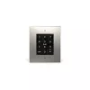 2N Access Unit 2.0 Basic leitor de controlo de acessos com leitor de impressões digitais, leitor de código de acesso e leitor de cartões de acesso