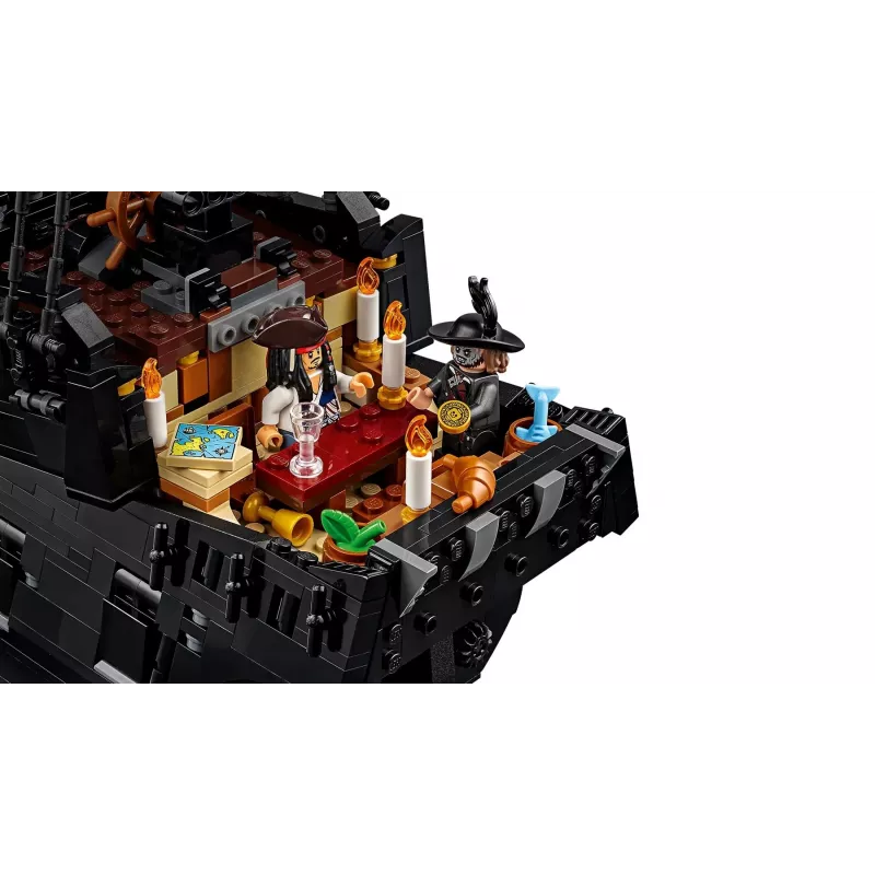 LEGO ICONS 10365 Navio pirata do Capitão Jack Sparrow