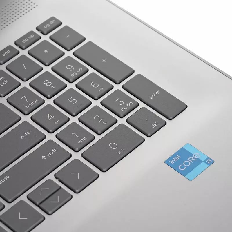 Portátil HP 17-CN3003D — ecrã de 17,3